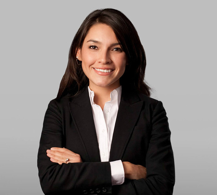 Dr. Lorena Riveros