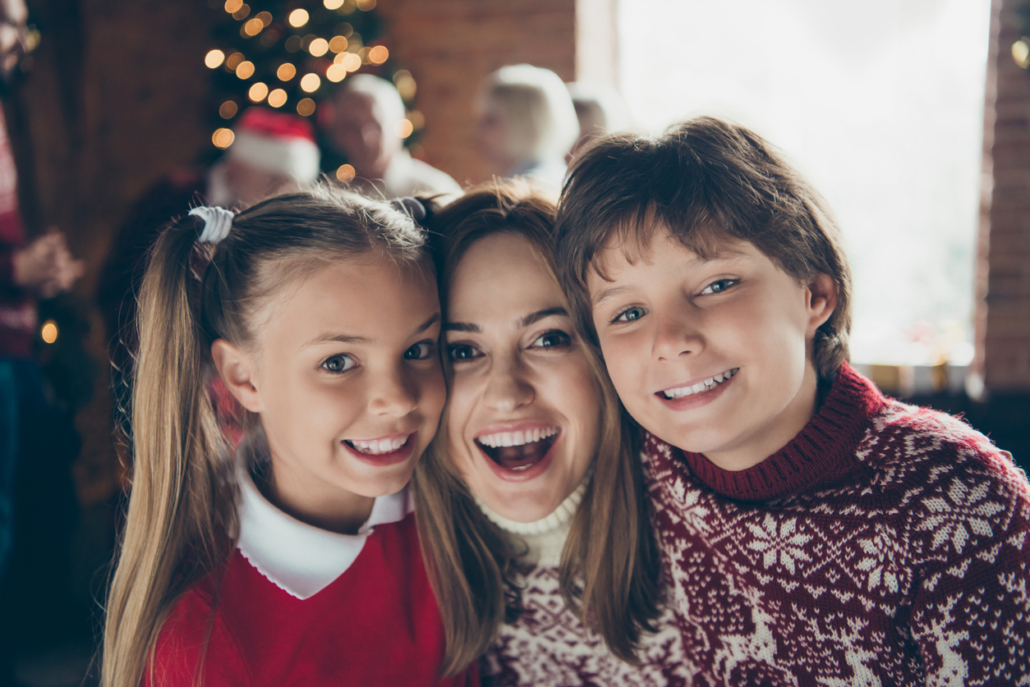 Portrait of cheerful mom with siblings. Noel morning gathering. Grey-haired cheerful grandparents, grandchildren, sister, brother, son, daughter, relatives at house feast, vacation