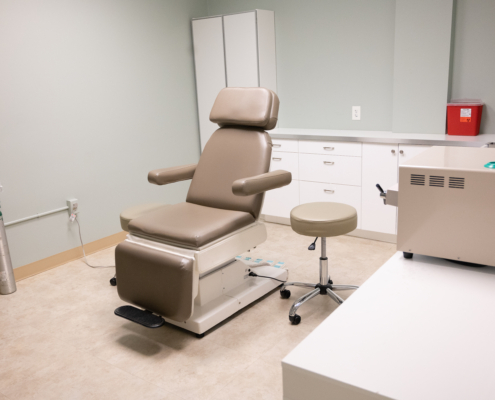 Chair and equipment in eye doctor room